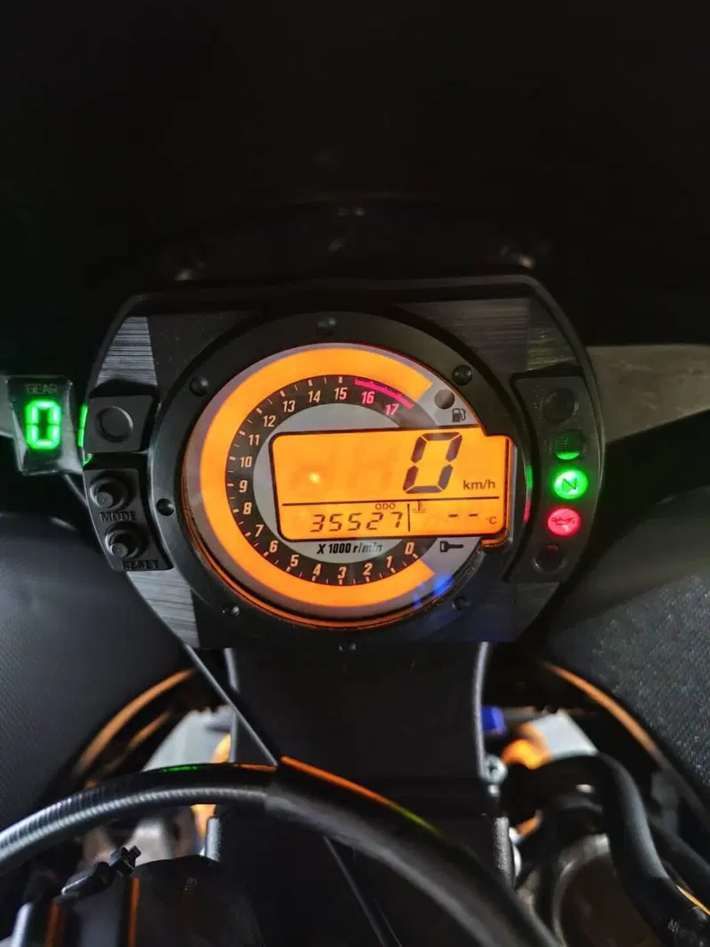 Kawasaki Ninja 636 ZX-6R (2005 - 06) (8)