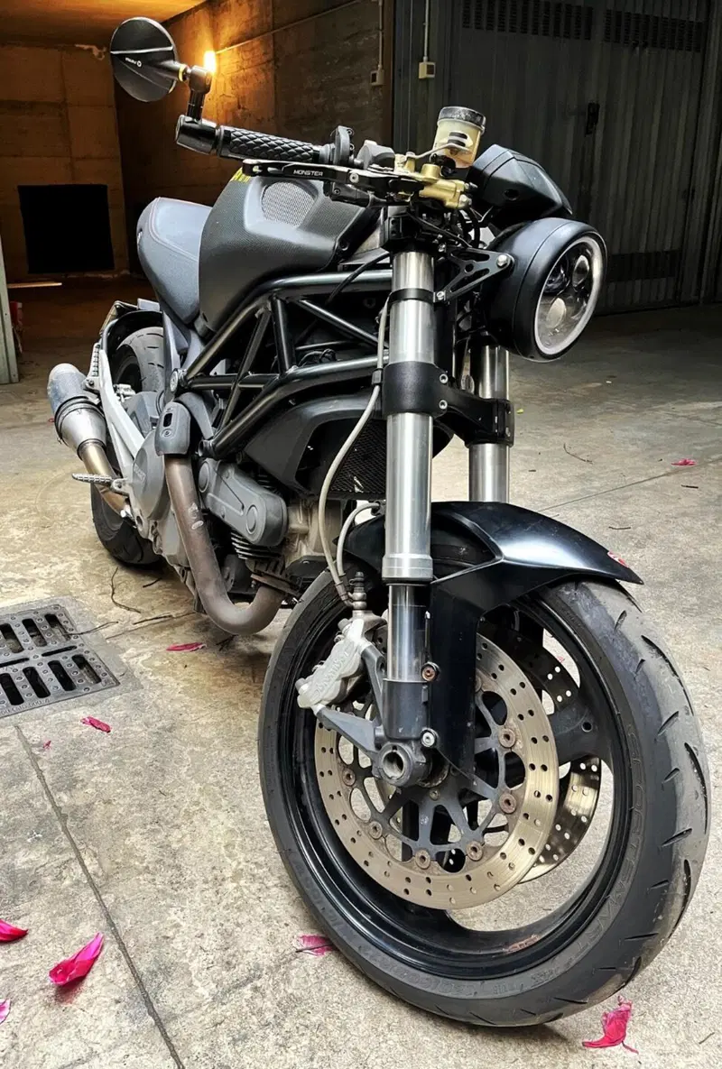 Ducati Monster 696 (2008 - 13) (2)