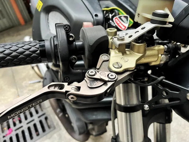 Ducati Monster 696 (2008 - 13) (3)