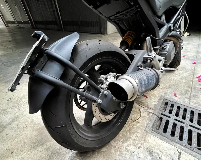 Ducati Monster 696 (2008 - 13) (4)