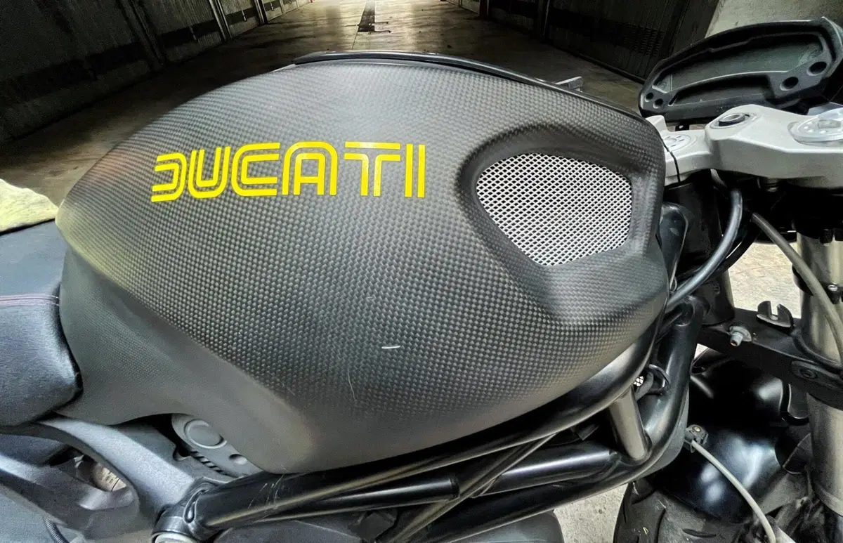 Ducati Monster 696 (2008 - 13) (5)