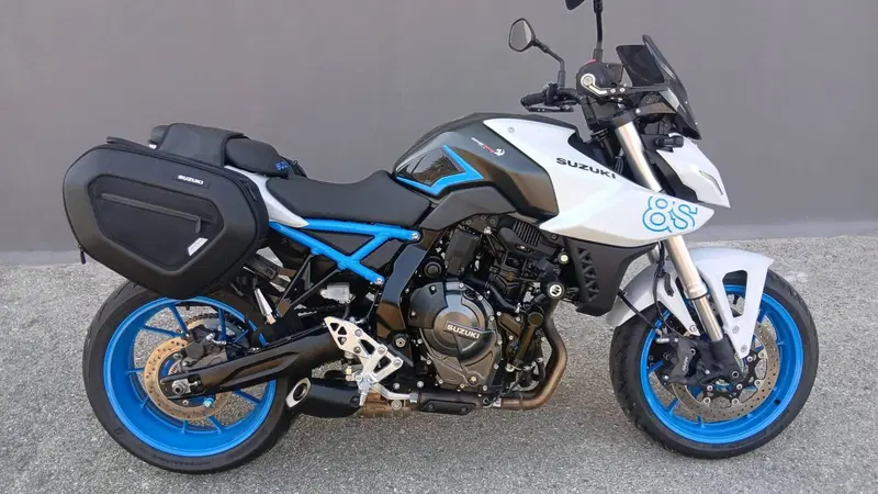 Suzuki GSX-8S (2023 - 24)