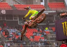 Supercross 2026: Roczen non sbaglia a Cleveland e si porta ad un punto dalla vetta del campionato
