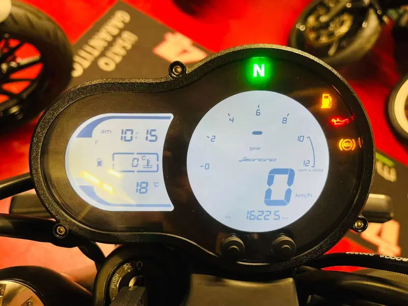 Benelli Leoncino 500 (2021 - 25) (3)