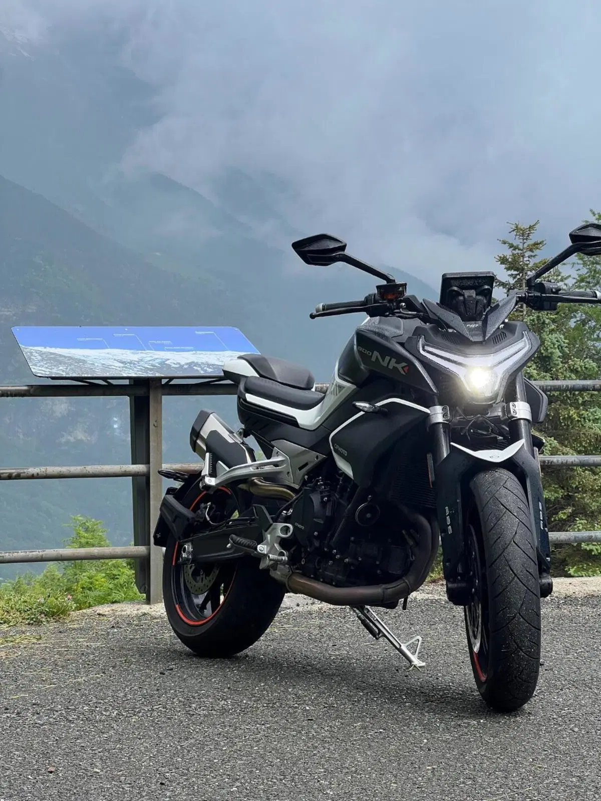 CFMOTO 800NK Advanced (2023 - 26)