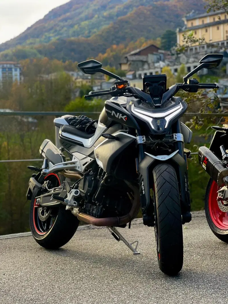 CFMOTO 800NK Advanced (2023 - 26) (2)
