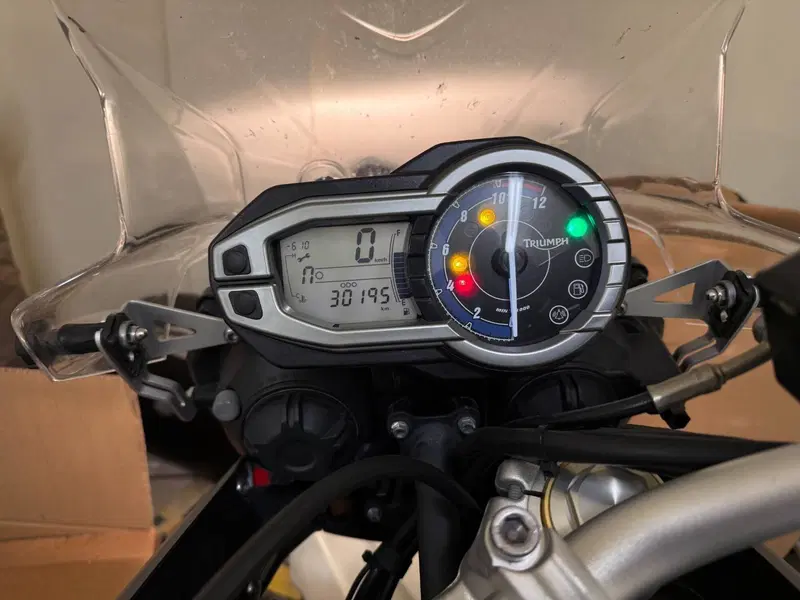 Triumph Tiger 800 ABS (2010 - 14) (2)