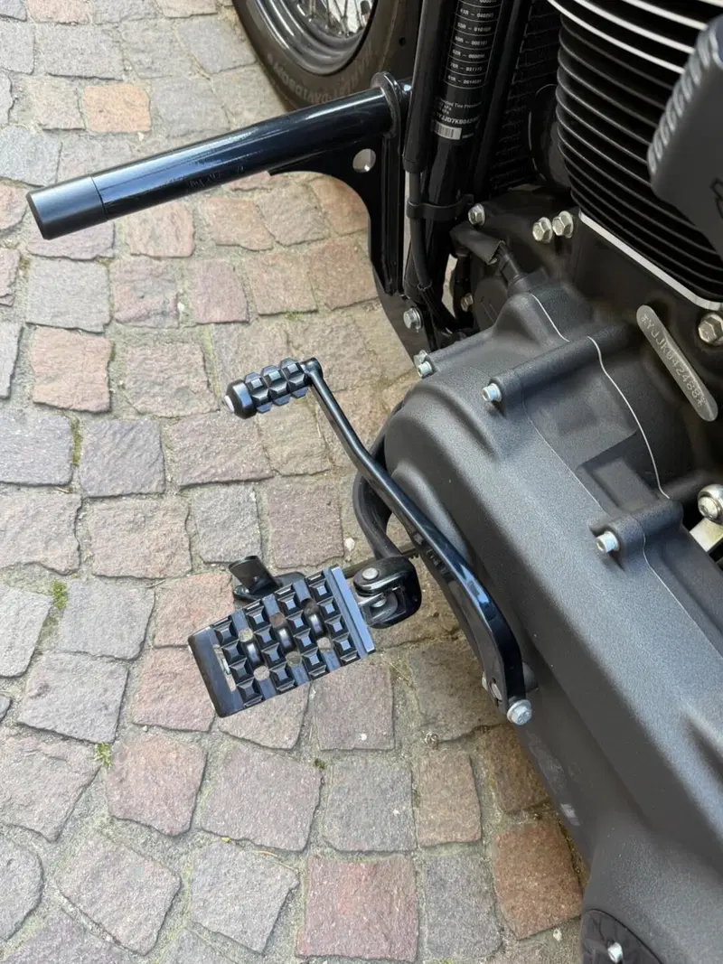 Harley-Davidson 107 Street Bob (2018 - 20) - FXBB (4)
