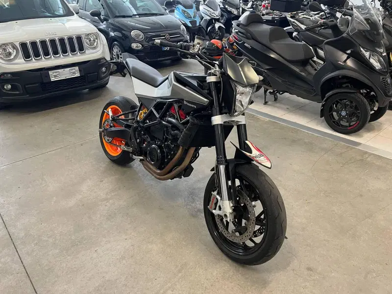 Husqvarna Nuda 900 R (2011 - 13) (4)
