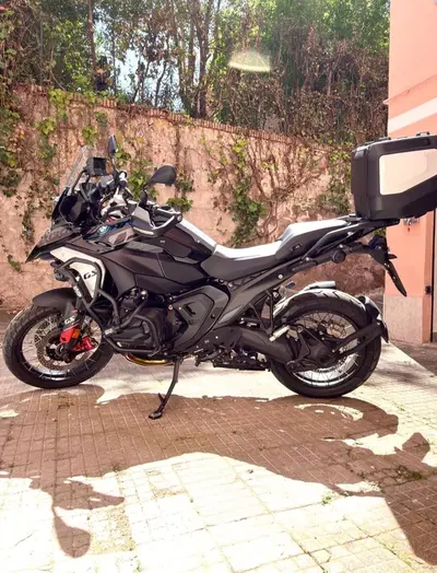 Bmw R 1300 GS Triple Black (2023 - 26) usata