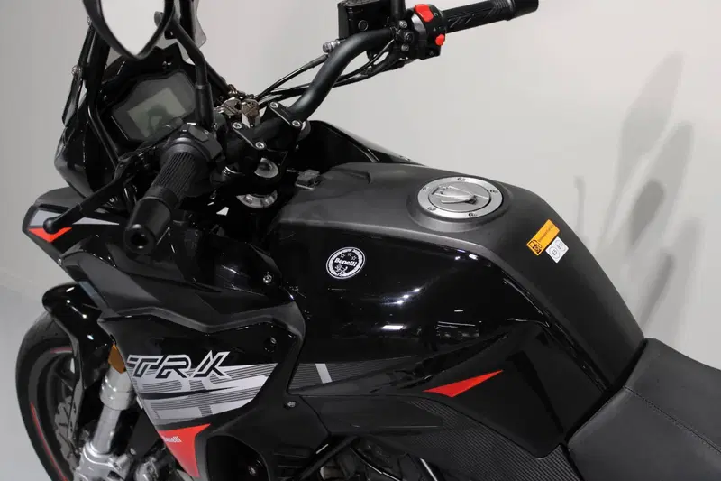 Benelli TRK 251 (2022 - 25) (5)