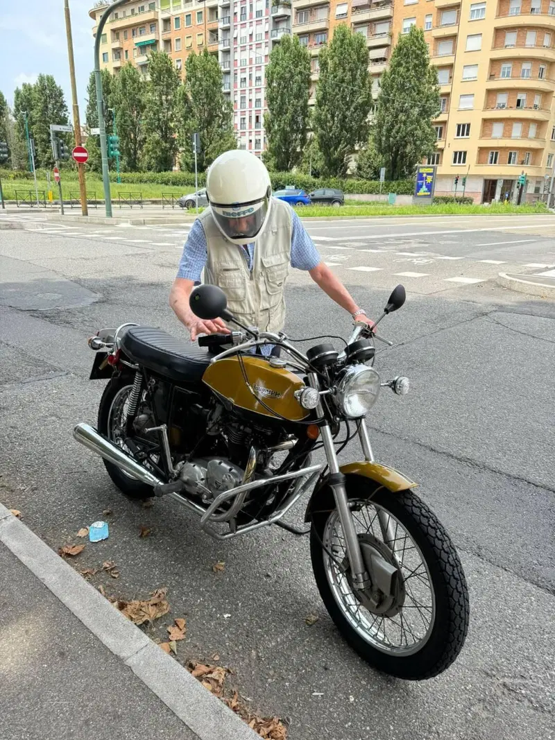 Triumph T120R Bonneville (9)