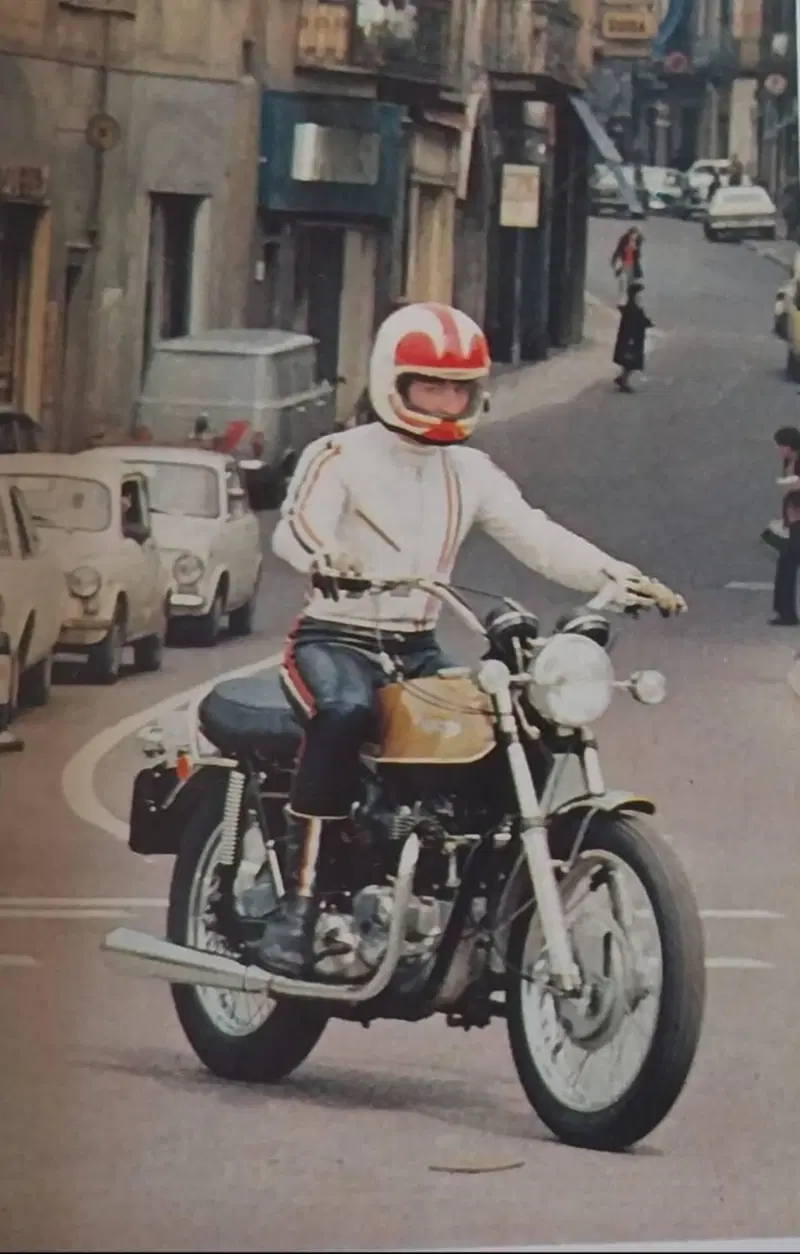 Triumph T120R Bonneville (11)