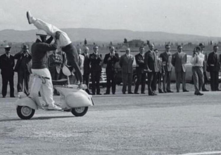 Nico Cereghini: “La Vespa da corsa, da avventura e anche da sci” 