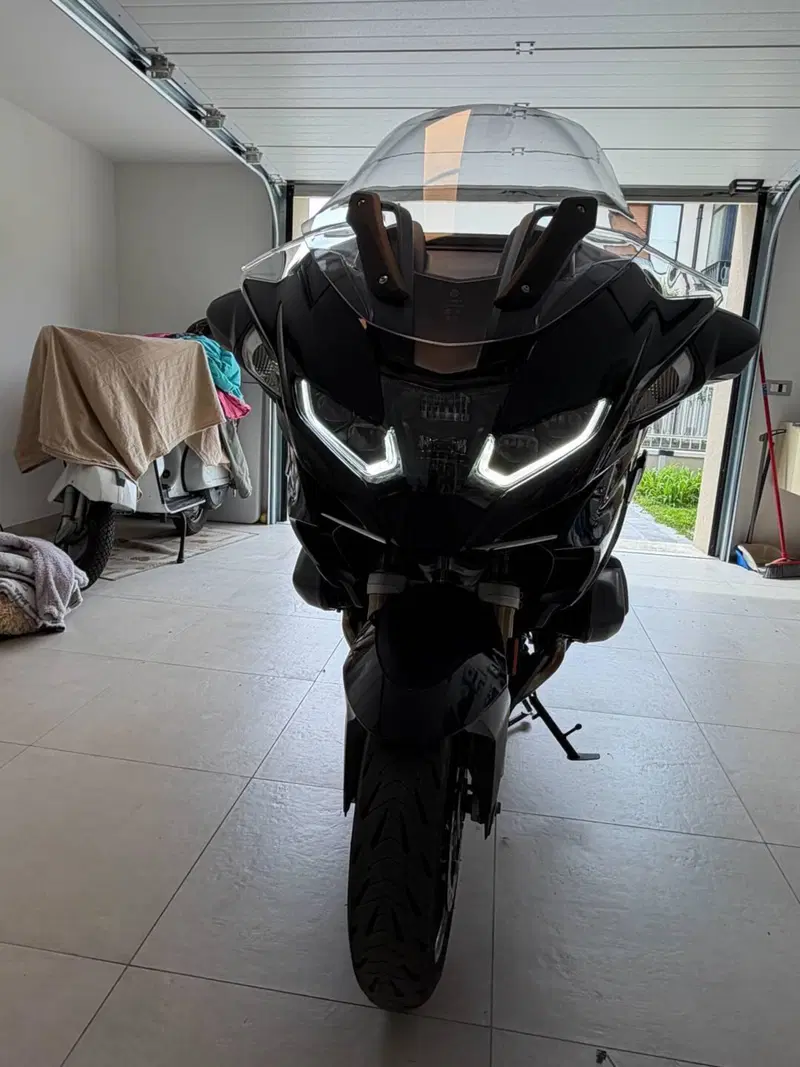 Bmw R 1250 RT (2021 - 25) (2)