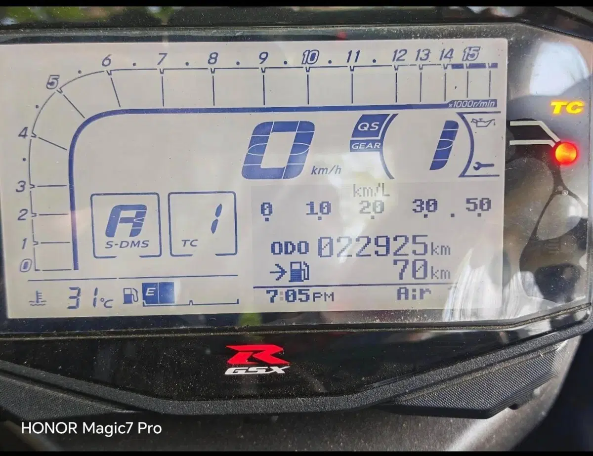 Suzuki GSX-R1000 (2017 - 18) (5)