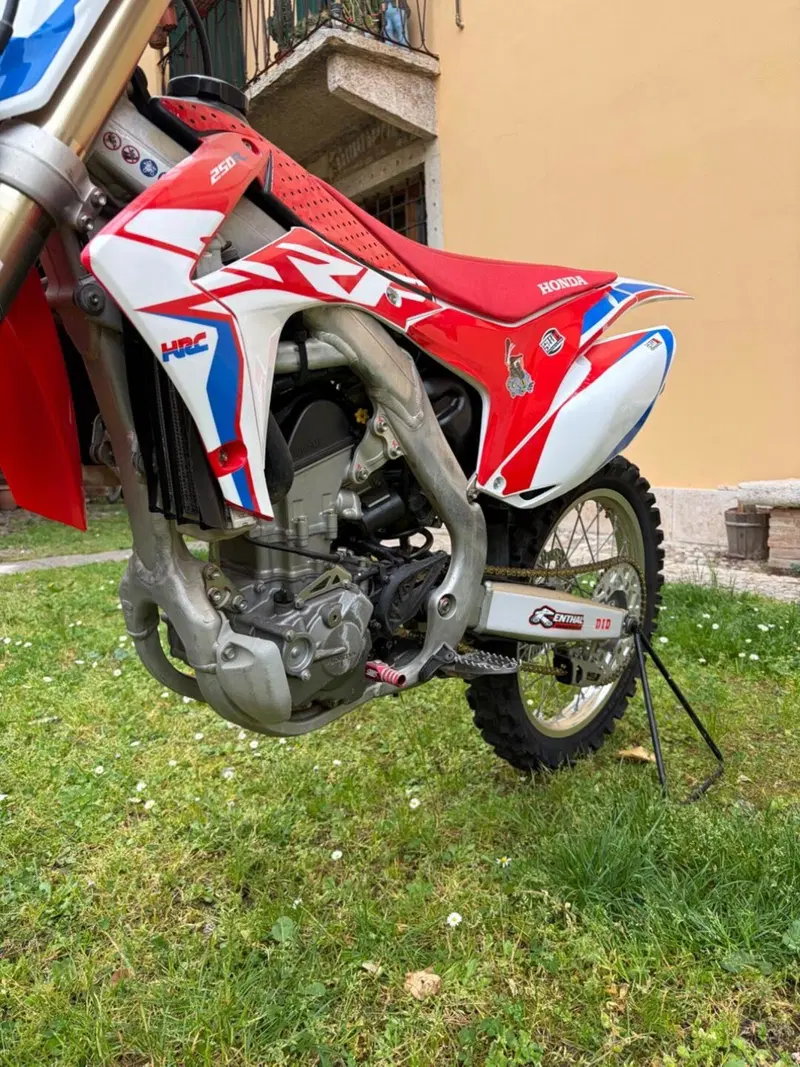 Honda CRF 250R (2017) (7)