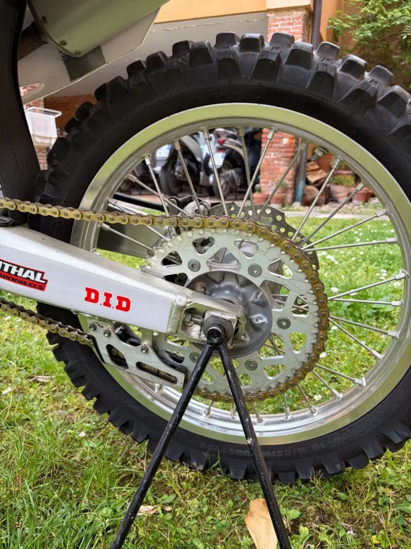 Honda CRF 250R (2017) (8)