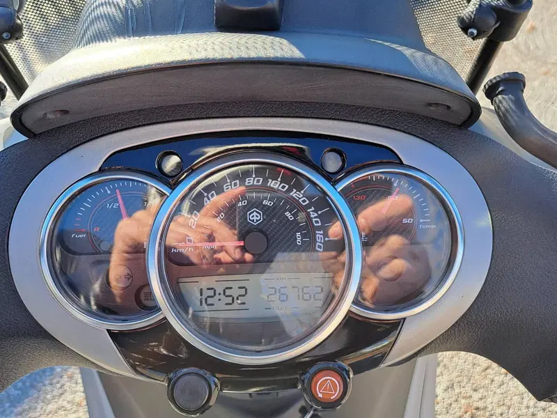 Piaggio Beverly 350 SportTouring ie (2011 - 15) (4)