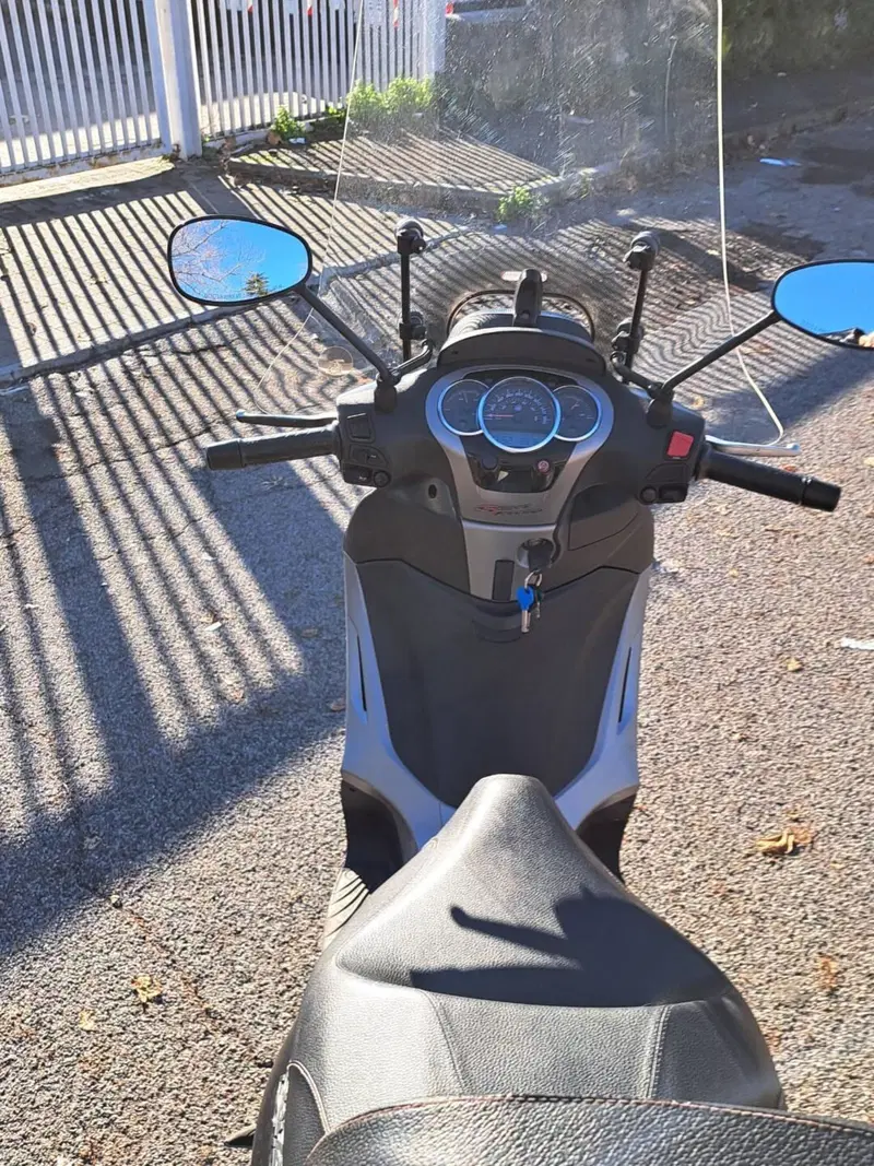 Piaggio Beverly 350 SportTouring ie (2011 - 15) (5)