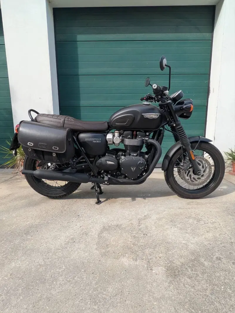 Triumph Bonneville T120 Black (2017 - 20) (2)
