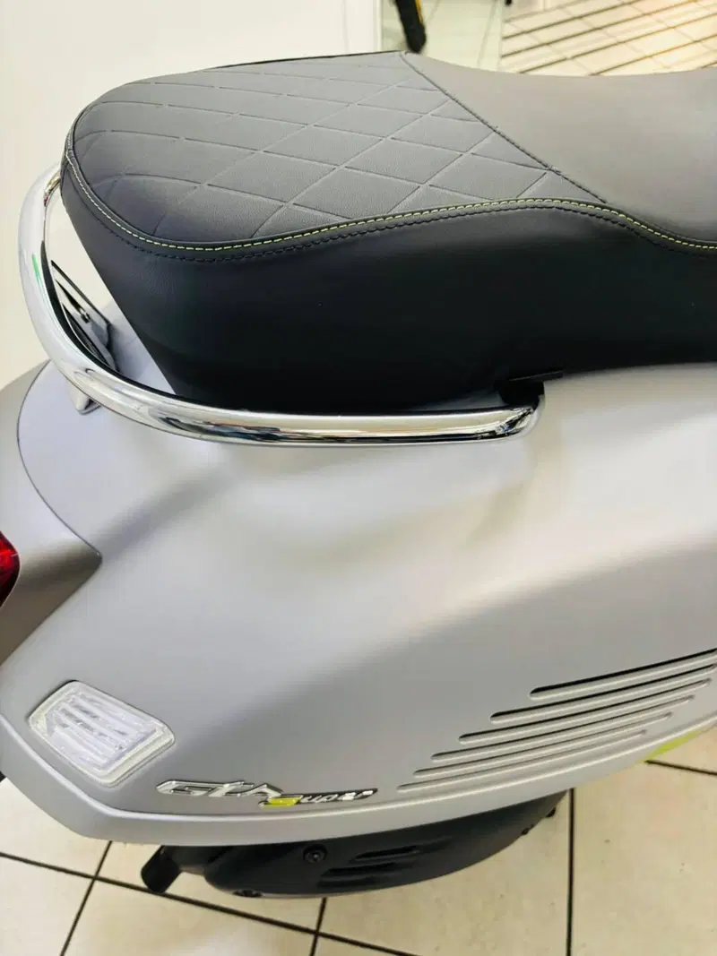 Vespa GTS 300 Super Tech (2023 - 24) (6)