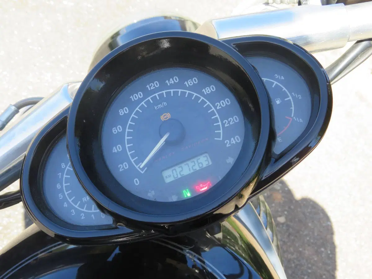 Harley-Davidson 1250 V-Rod (2008 - 12) - VRSCAW (6)