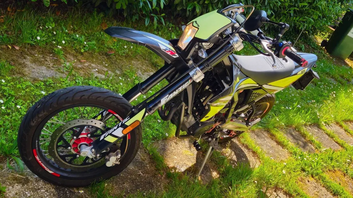 Fantic Motor Motard 125 Performance 4t (2020) (4)