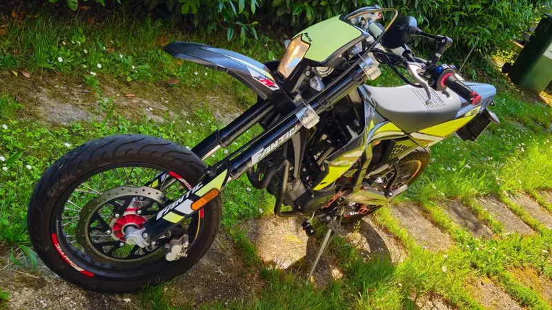 Fantic Motor Motard 125 Performance 4t (2020) (4)
