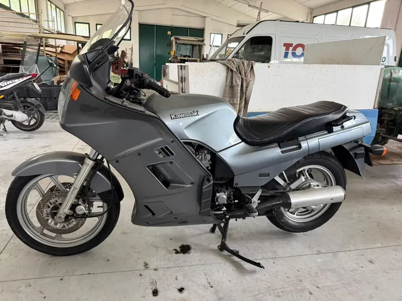 Kawasaki GTR  (2)