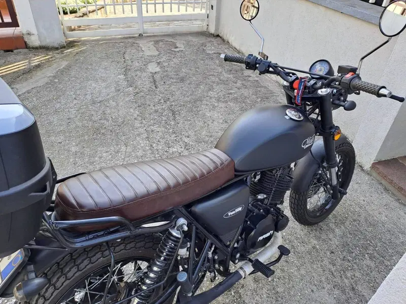 Mash Italia Two Fifty 250 (2021 - 25) (2)