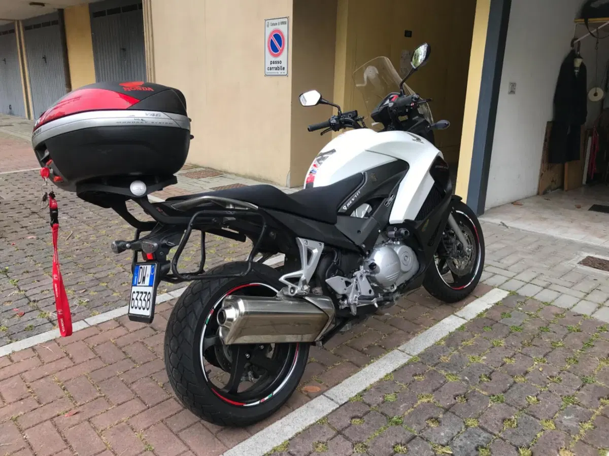 Honda Crossrunner ABS (2010 - 14) (2)