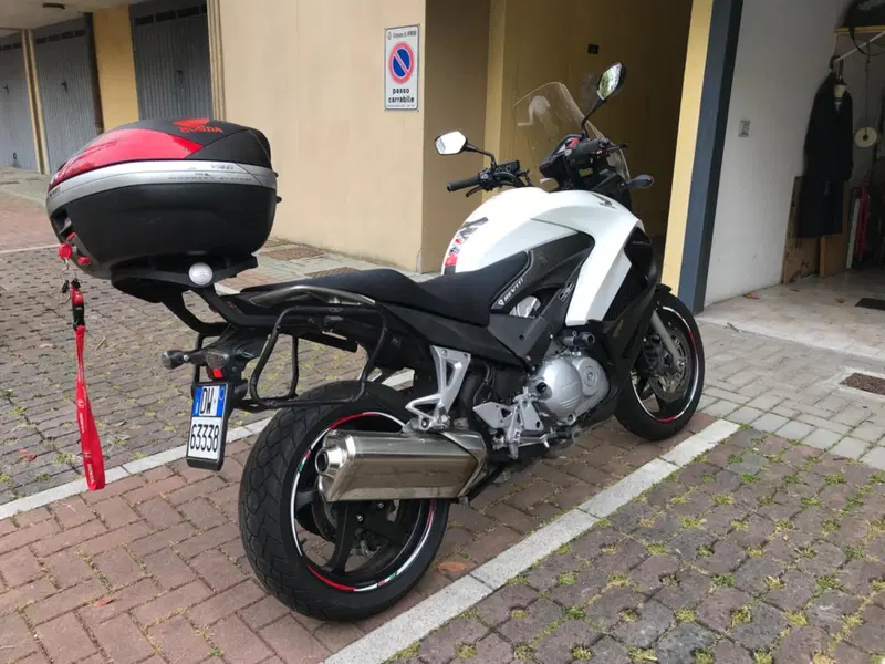 Honda Crossrunner ABS (2010 - 14) (2)