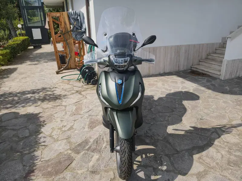 Piaggio Beverly 310 S (2025 - 26) (2)