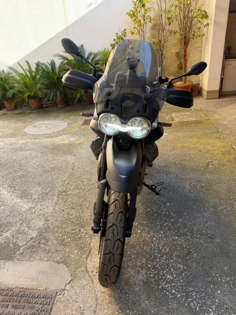 Moto Guzzi V85 Strada (2024 - 26) (3)