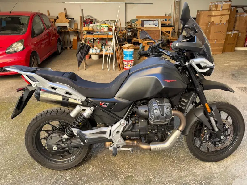 Moto Guzzi V85 Strada (2024 - 26)