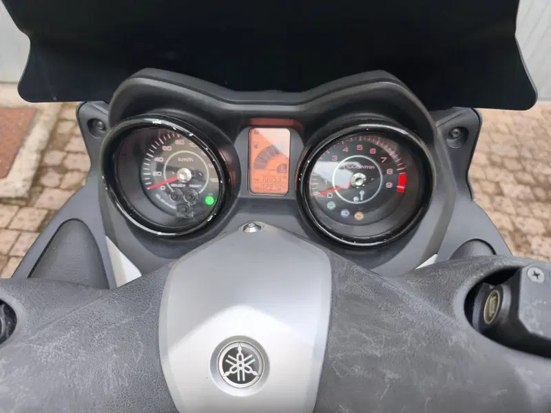 Yamaha X-Max 250 (2010 - 13) (7)