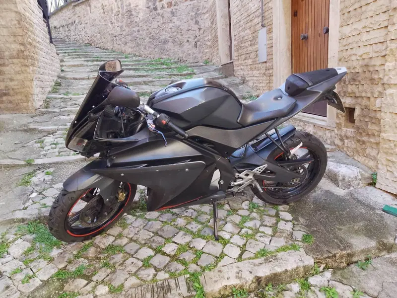 Yamaha YZF R125 (2008 -13) (4)