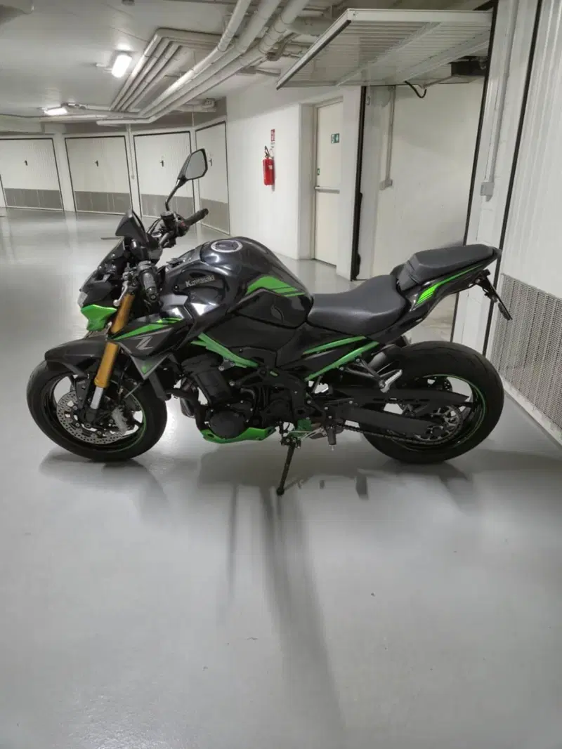 Kawasaki Z 900 SE (2022 - 24) (4)