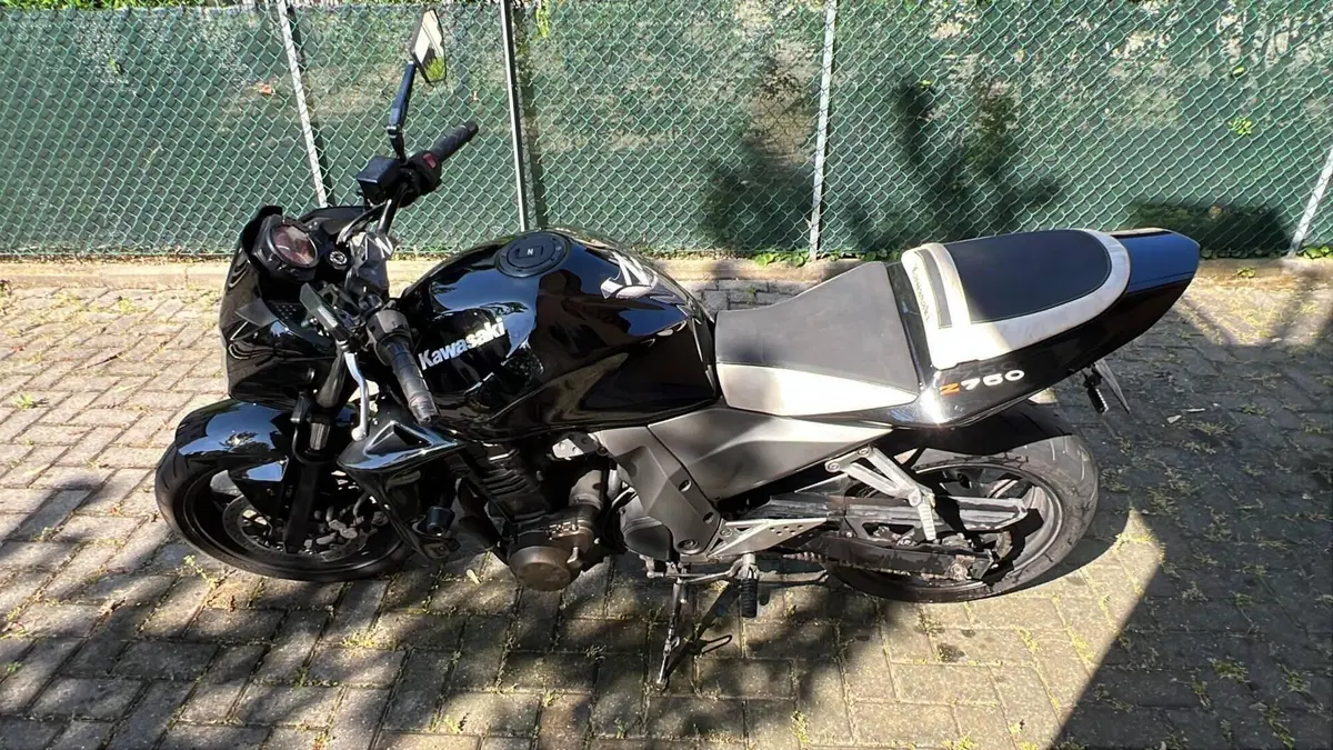 Kawasaki Z 750 (2003 - 06) (4)
