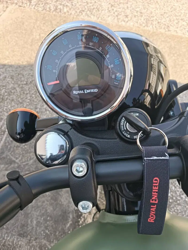 Royal Enfield Meteor 350 (2021 - 26) (8)