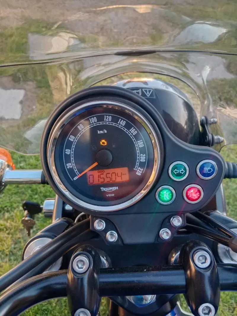 Triumph Bonneville T100 (2008 - 16) (2)