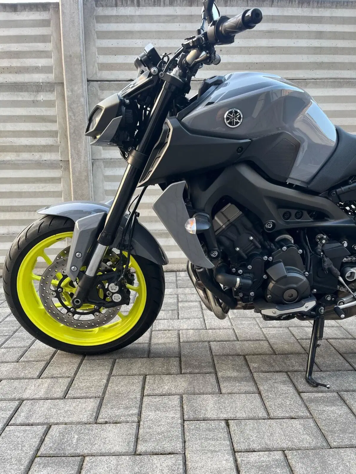 Yamaha MT-09 (2017 - 20) (2)