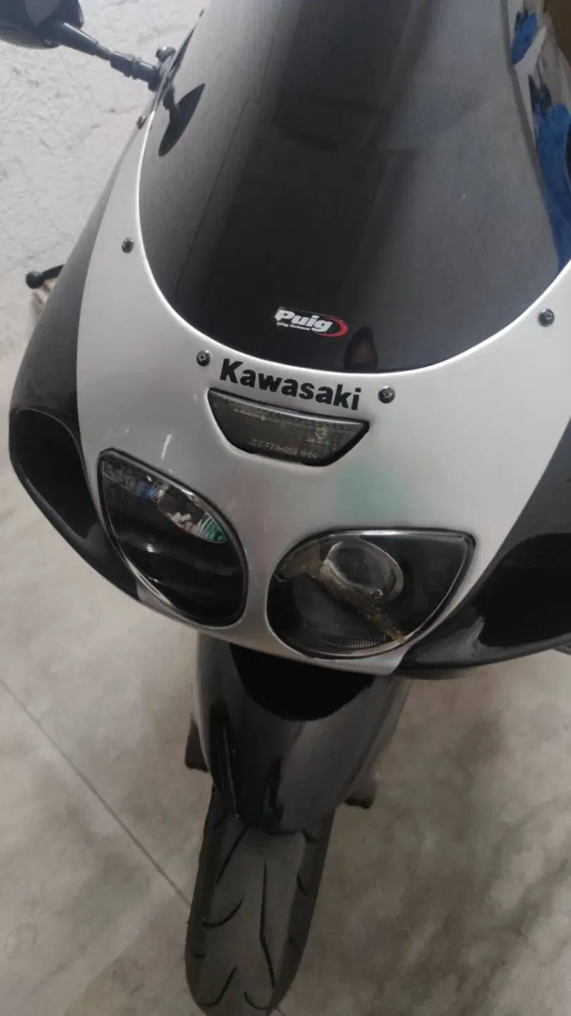 Kawasaki ZX7R  (13)
