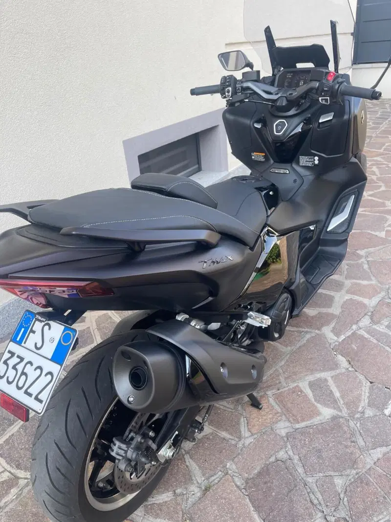 Yamaha T-Max 560 Tech Max (2025 - 26) (4)