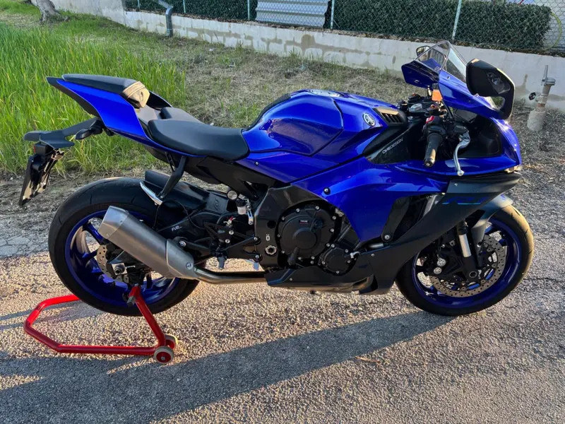 Yamaha YZF R1 (2020 - 25) (2)