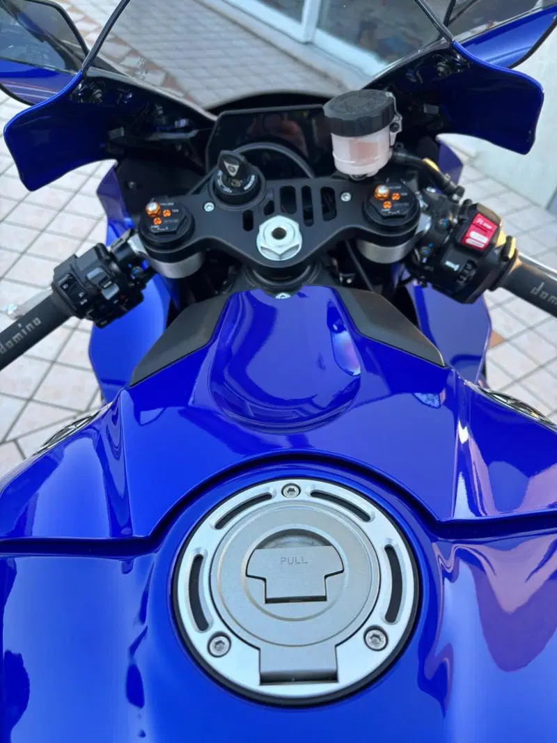 Yamaha YZF R1 (2020 - 25) (6)