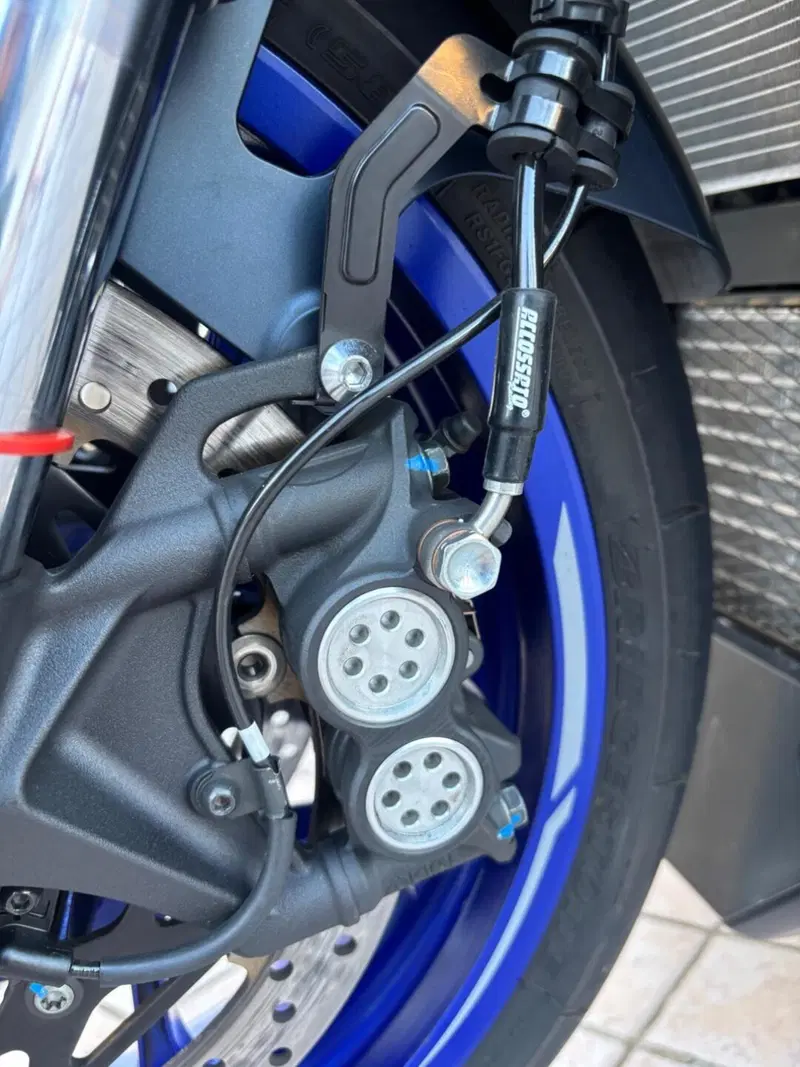 Yamaha YZF R1 (2020 - 25) (8)