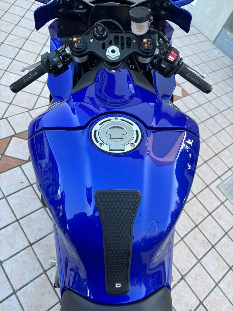 Yamaha YZF R1 (2020 - 25) (9)