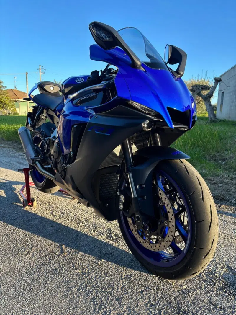 Yamaha YZF R1 (2020 - 25) (11)